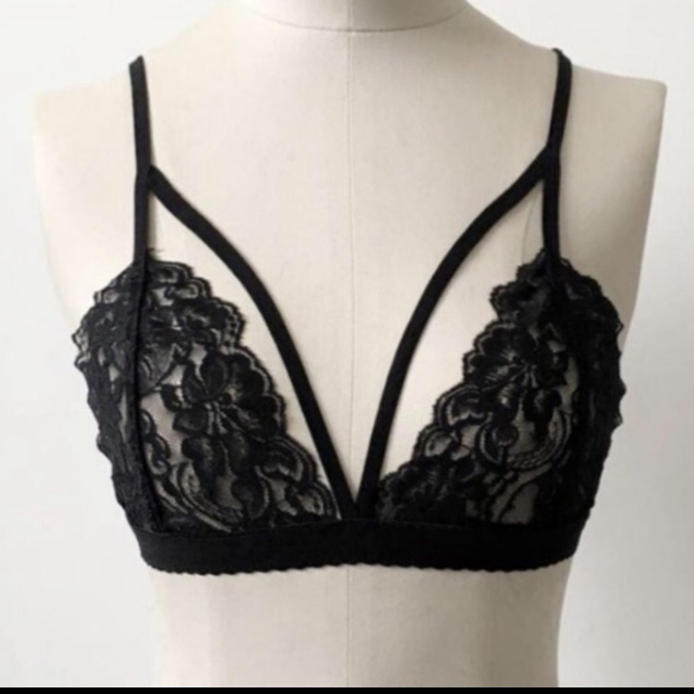 Sexy Black Lace Strappy Bralette - Picture 5 of 7